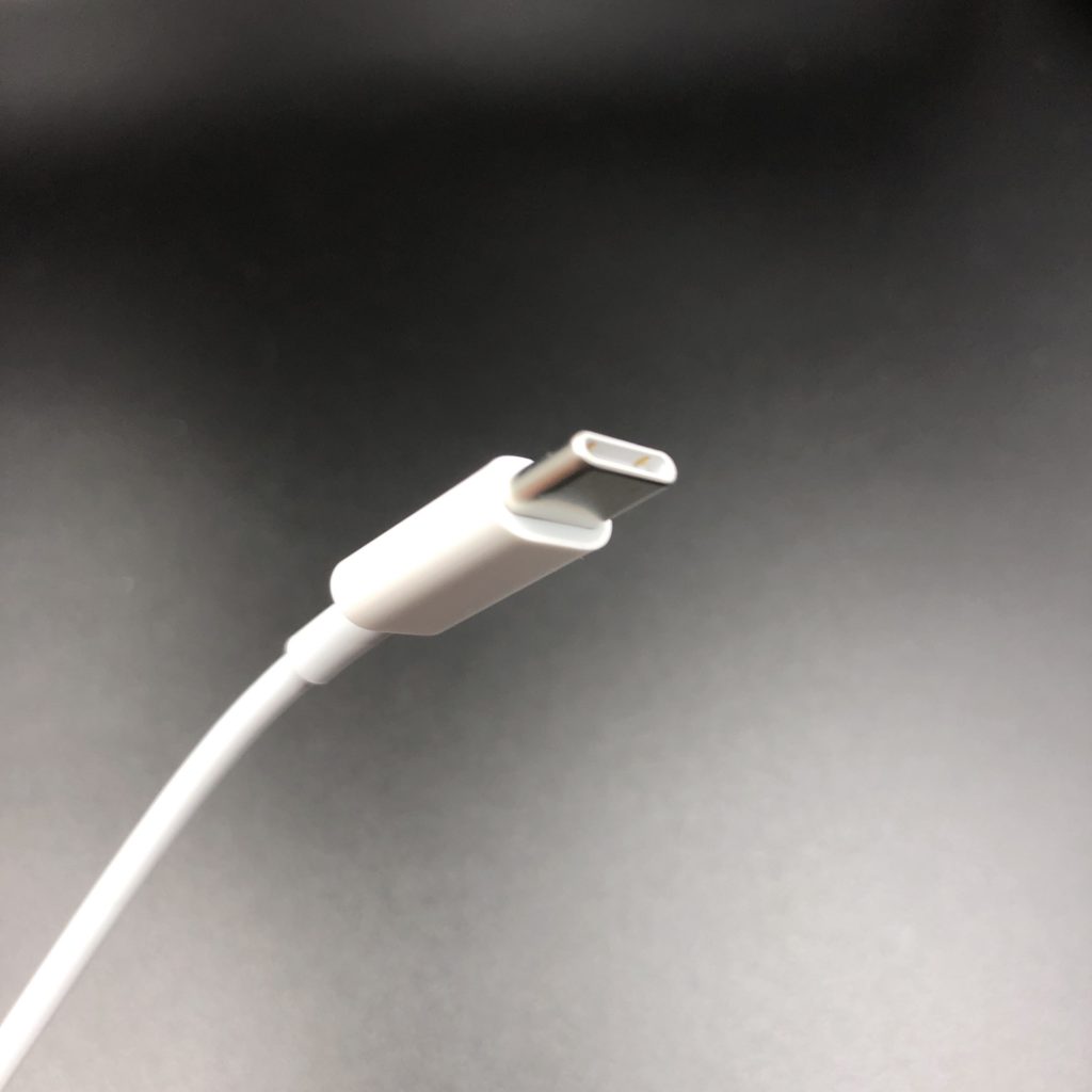 AirPods Proの充電ケーブルはUSB Type-C①