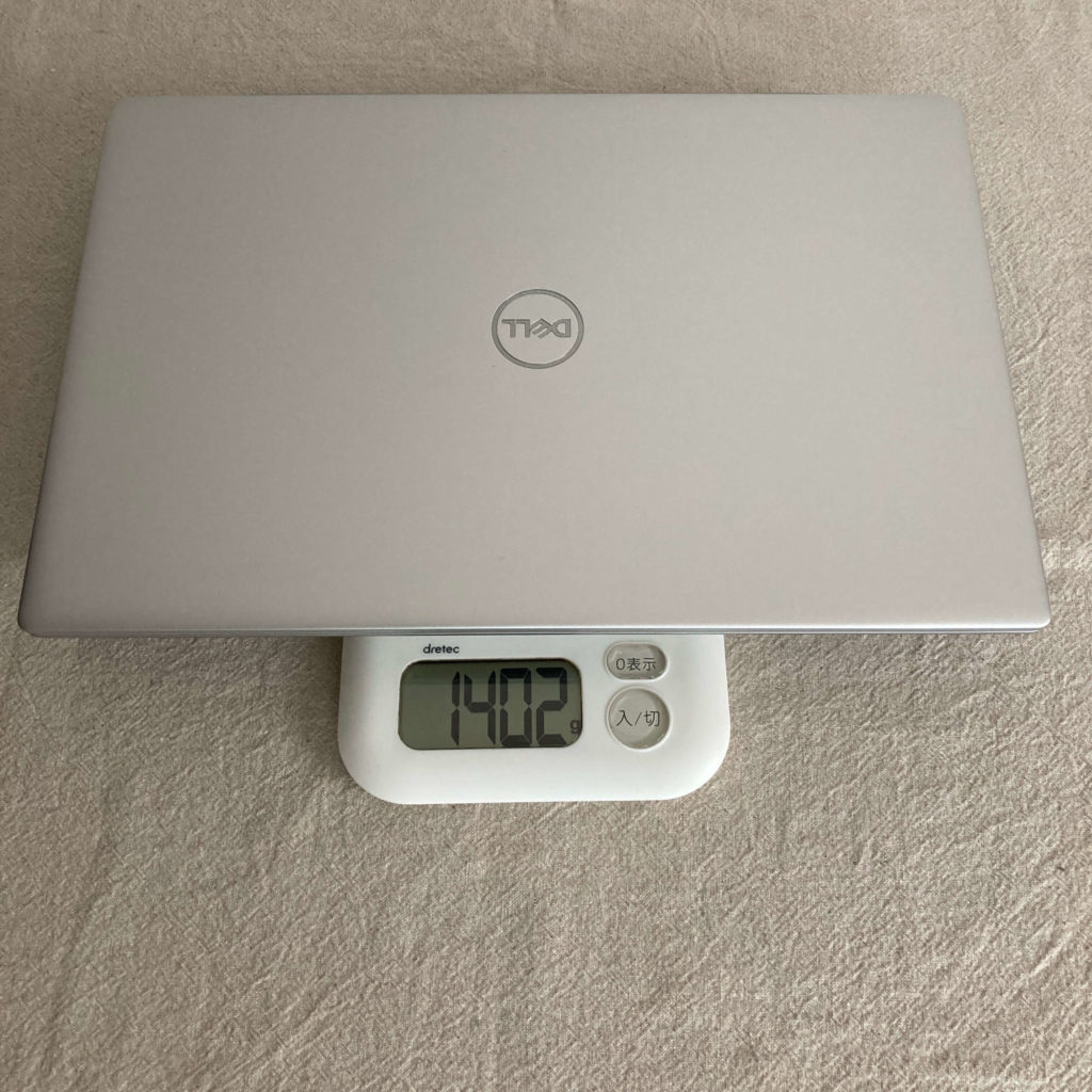 Inspiron 5490の重さは1,402g