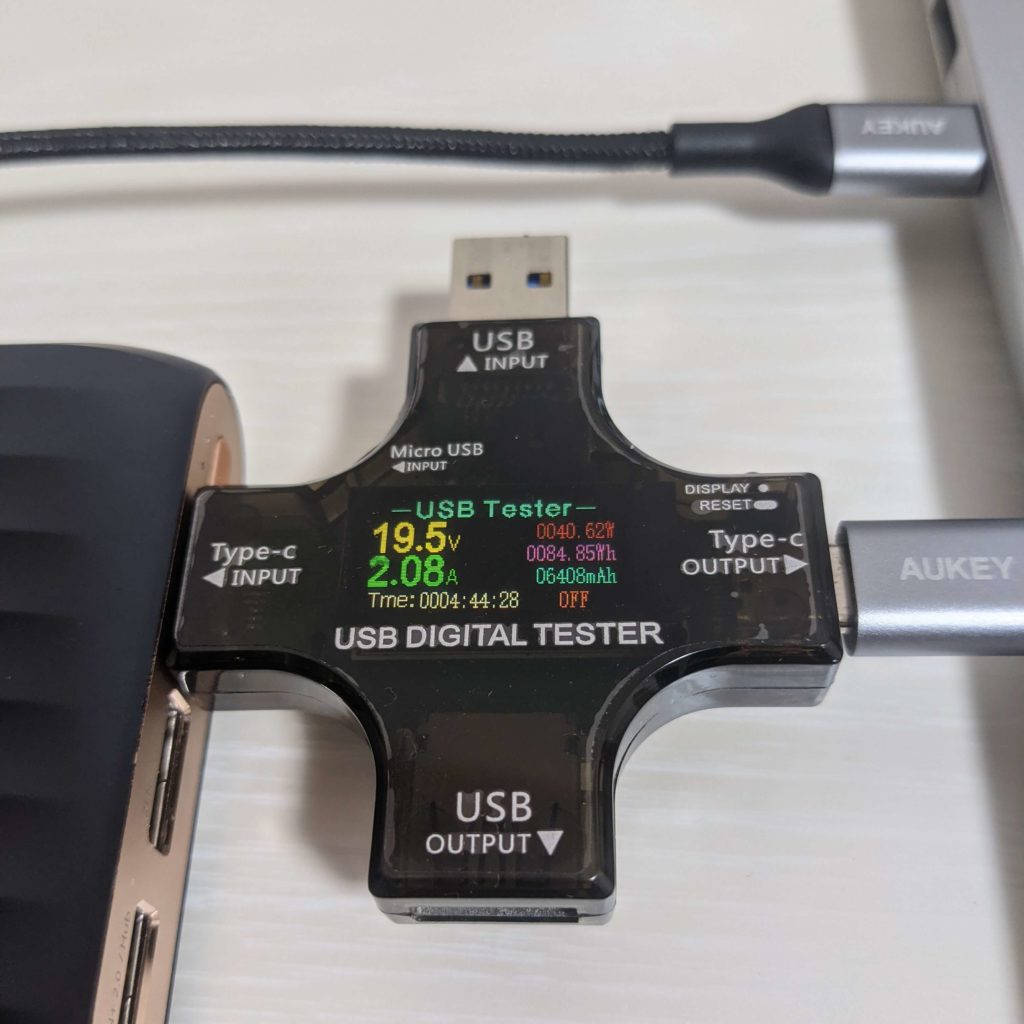 X5のUSB-Cポートで充電