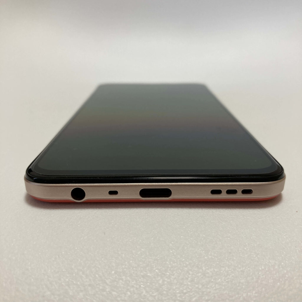 OPPO A73の底面