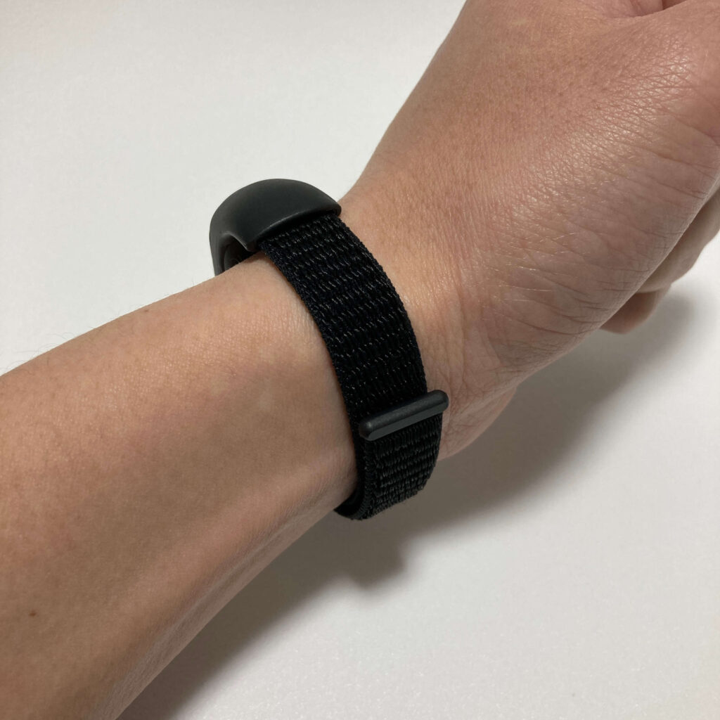 他社製バンドを装着したMi Band 5