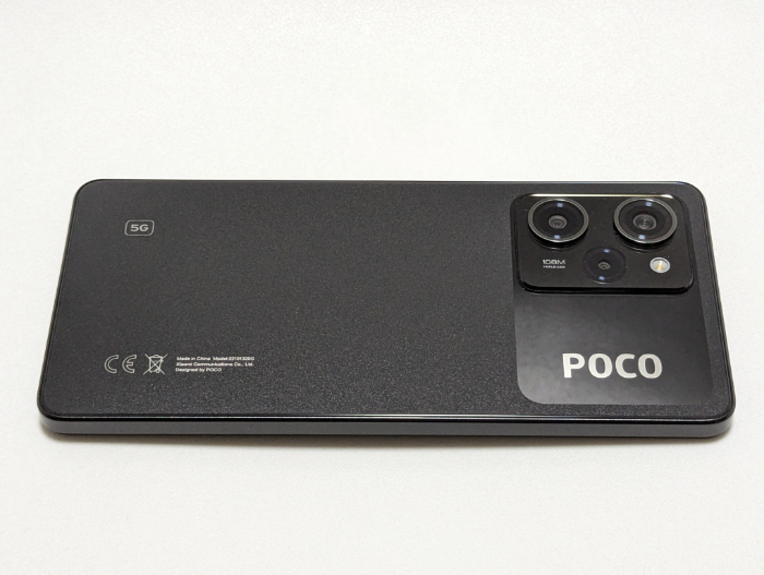 POCO X5 Pro 5Gのデザイン