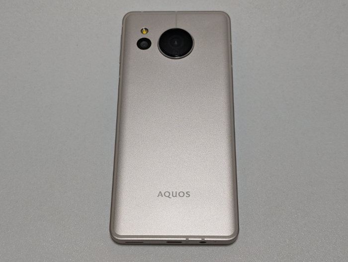 AQUOS sense8のデザイン