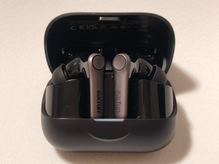 EarFun Air Pro 4+のデザイン