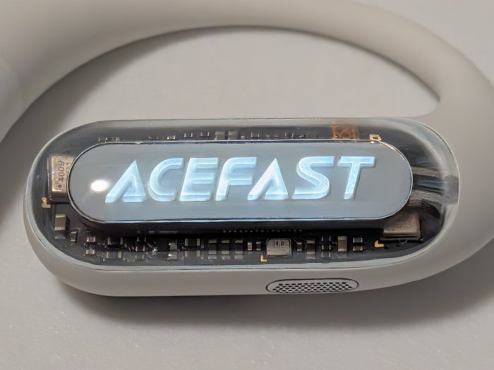 ACEFAST ACEFIT Proは光る