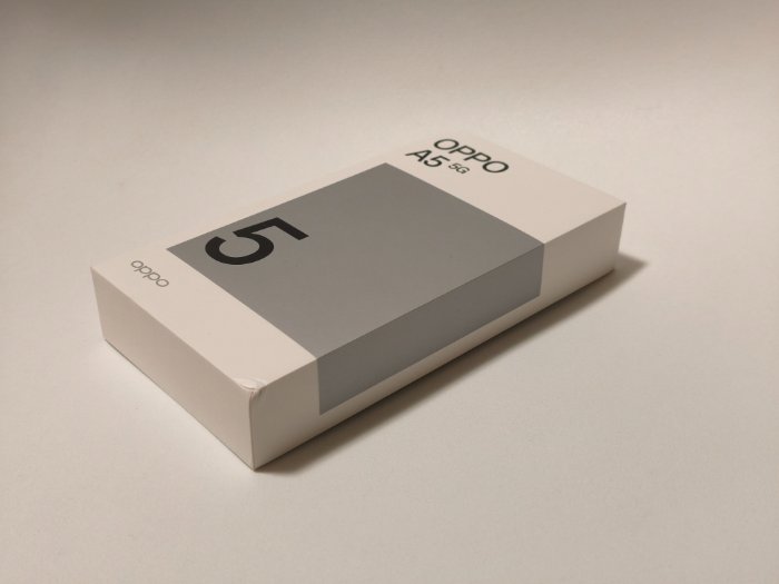 OPPO A5 5Gのデザイン・サイズ・付属品をレビュー