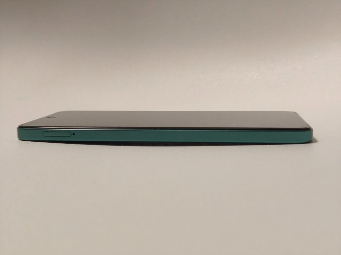 OPPO A5 5は6.7インチディスプレイ