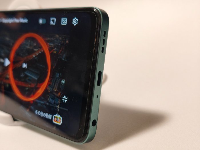 OPPO A5 5Gはモノラルスピーカー