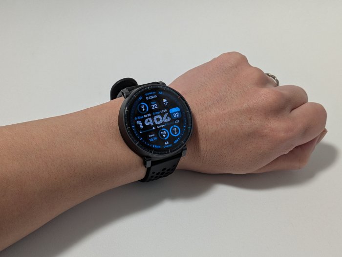Amazfit Active MAXの装着イメージ