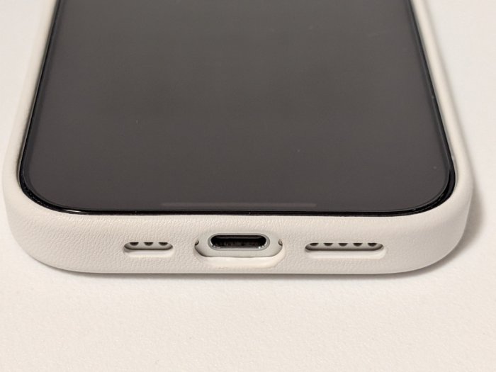 AULUMU A17 ヴィーガンレザーケース 装着感