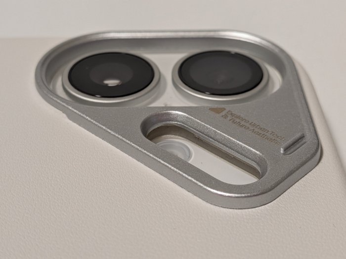 AULUMU A17 ヴィーガンレザーケース 装着感