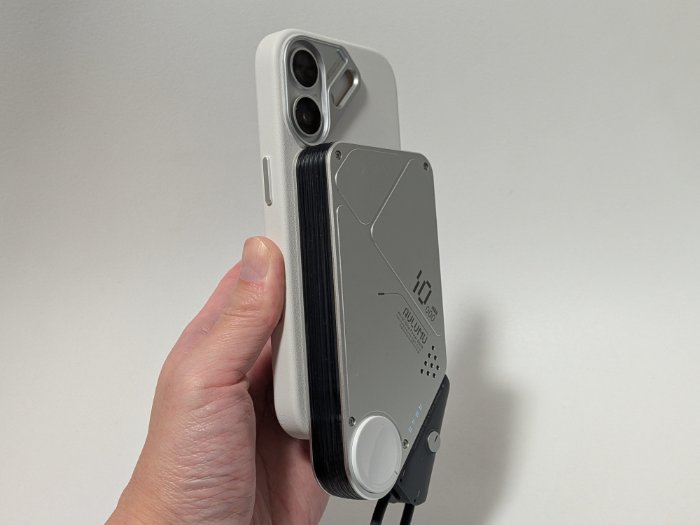 AULUMU A17 ヴィーガンレザーケースはMagSafe対応