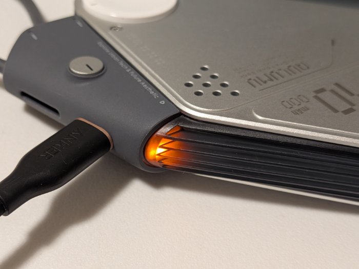 AULUMU M10の側面インジケーター