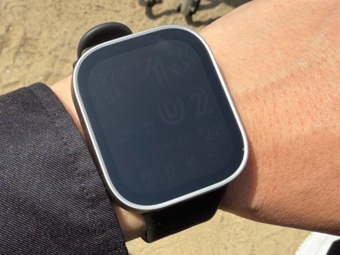 Amazfit Bip Maxのディスプレイ