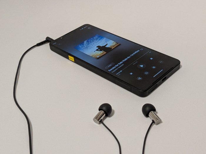Xperia 1 VIIIのイヤホンジャック