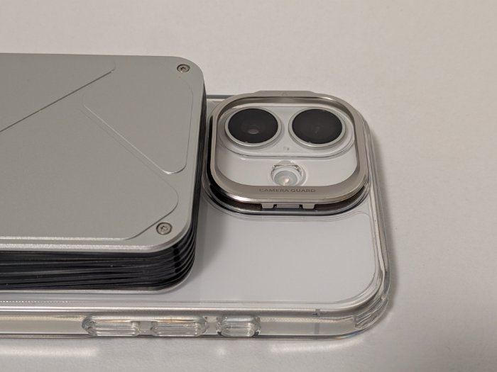 ESR ClassicハイブリッドマグネットケースのMagSafe充電