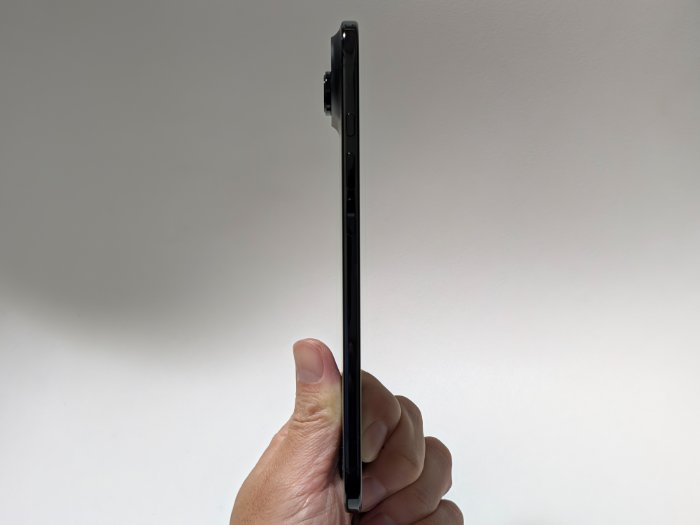 iPhone Airの薄さ