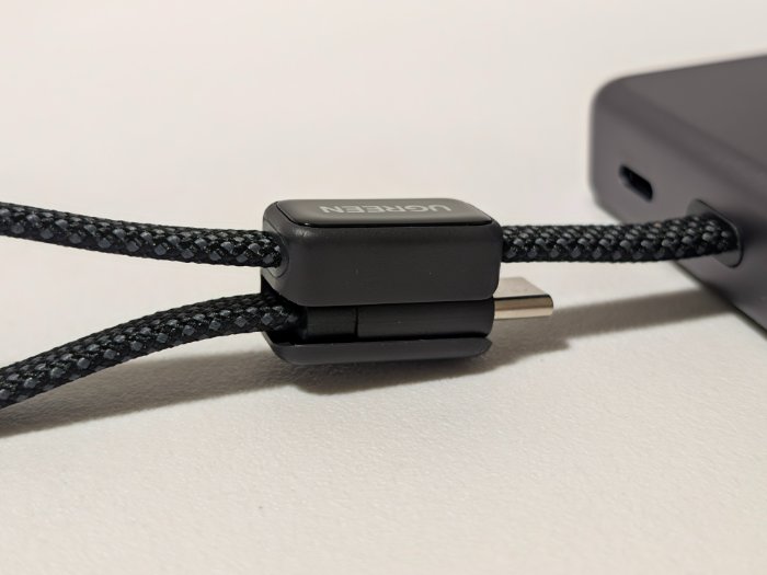 UGREEN MagFlow Proの内蔵ケーブル