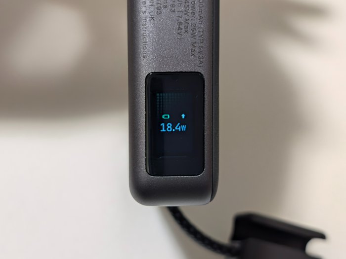 UGREEN MagFlow Proのディスプレイ