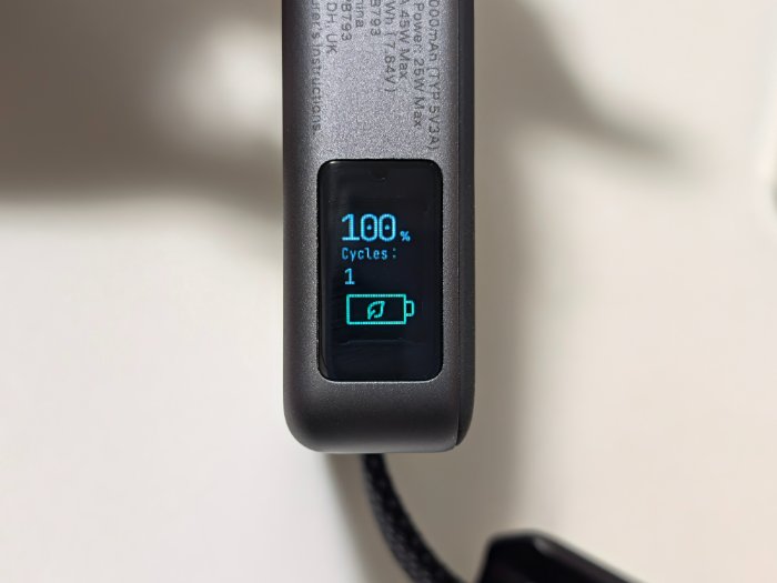 UGREEN MagFlow Proのディスプレイ