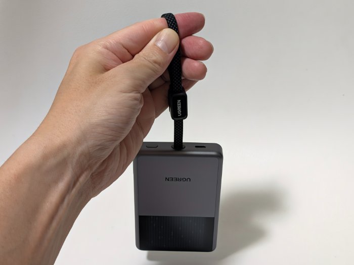 UGREEN MagFlow Proの内蔵ケーブル